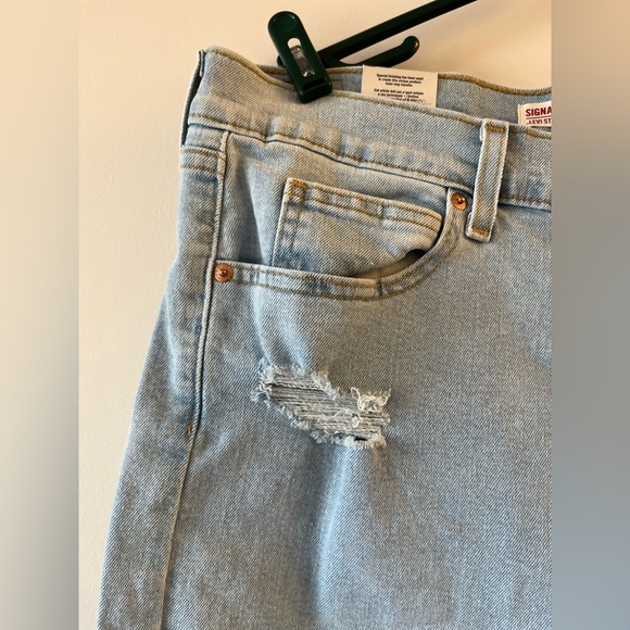 NWT Levi’s High-rise Bermuda Denim Shorts (Size 14) - Picture 2 of 8